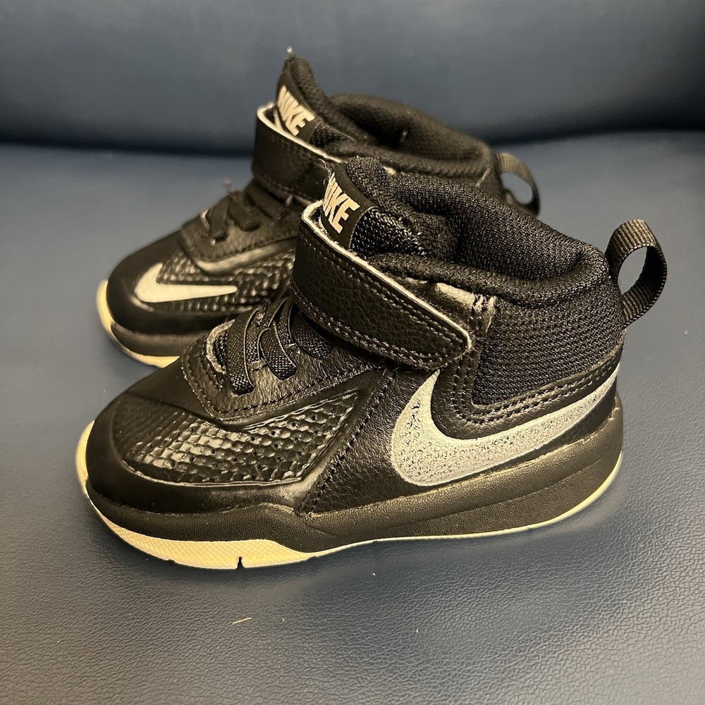 Nike Team Hustle 07 Toddler Sz 6 Medium Black Athletic Synthetic Unisex 6C Shoes